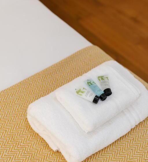 Beautiful Central 3 Bed W/roof Terrace & Parking