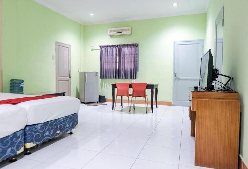 בית מלון כפרי Reddoorz Plus @ Jalan Iskandar Muda Medan