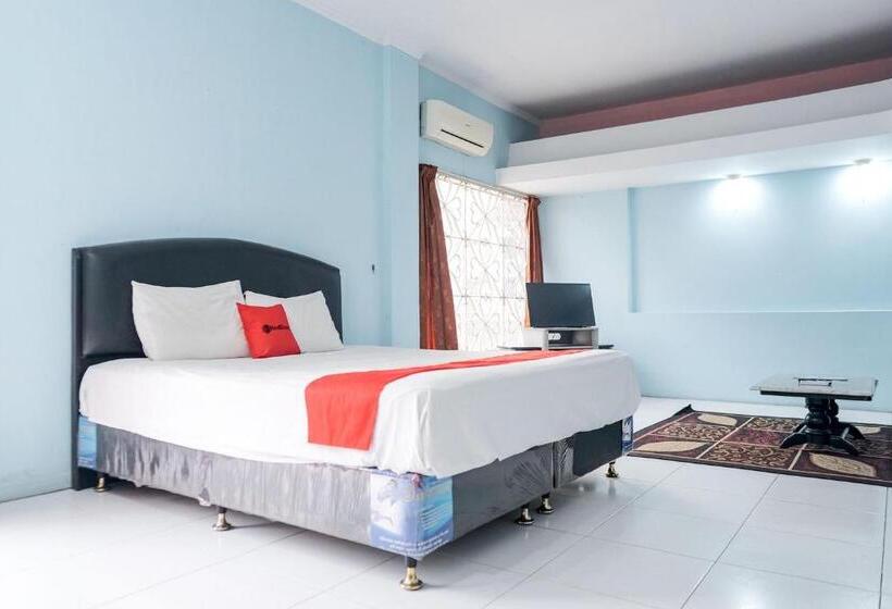 בית מלון כפרי Reddoorz Plus @ Jalan Iskandar Muda Medan