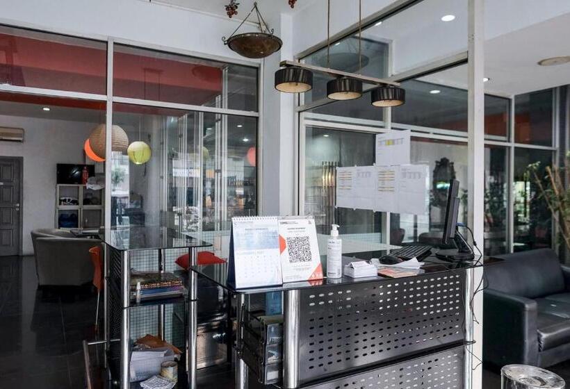 בית מלון כפרי Reddoorz Plus @ Jalan Iskandar Muda Medan