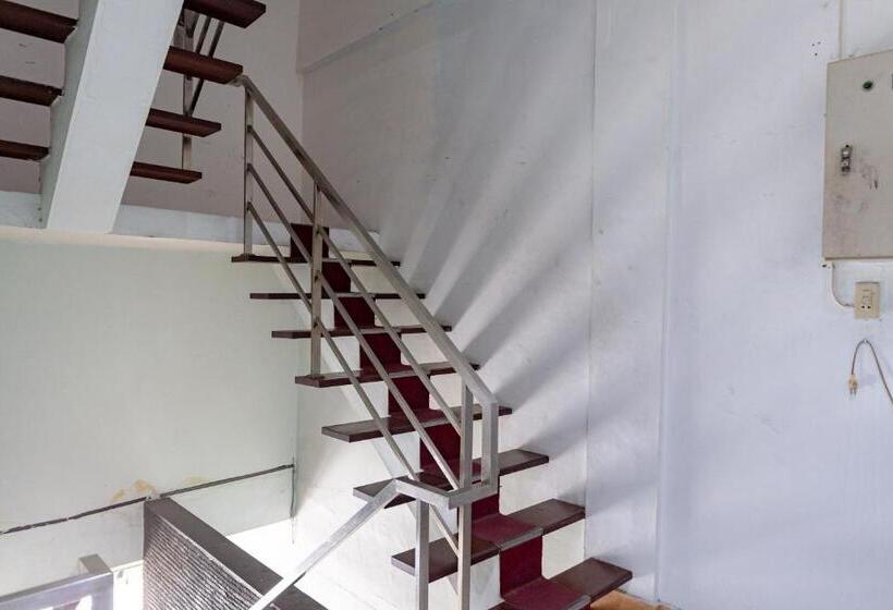 בית מלון כפרי Reddoorz Plus @ Jalan Iskandar Muda Medan