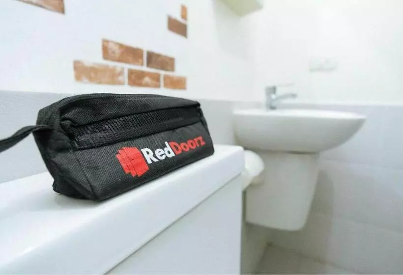 هتل Reddoorz Syariah @ Jalan Ir Haji Juanda Jambi