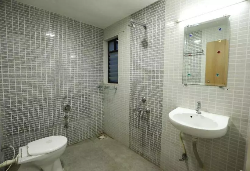 ホテル Shagun Rooms & Banquet, Surat