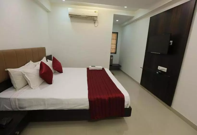 ホテル Shagun Rooms & Banquet, Surat