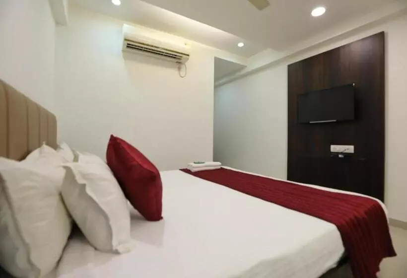 ホテル Shagun Rooms & Banquet, Surat