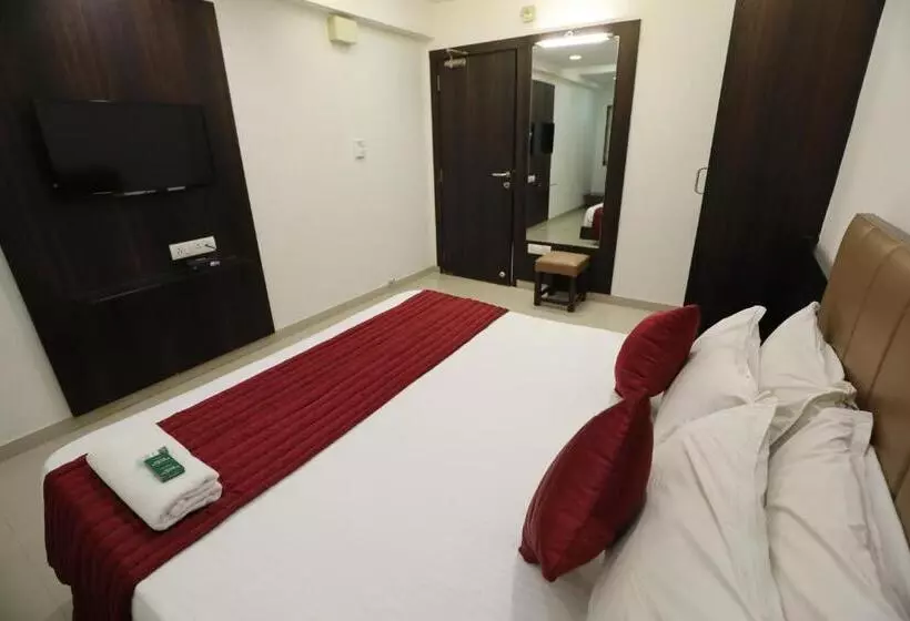 ホテル Shagun Rooms & Banquet, Surat