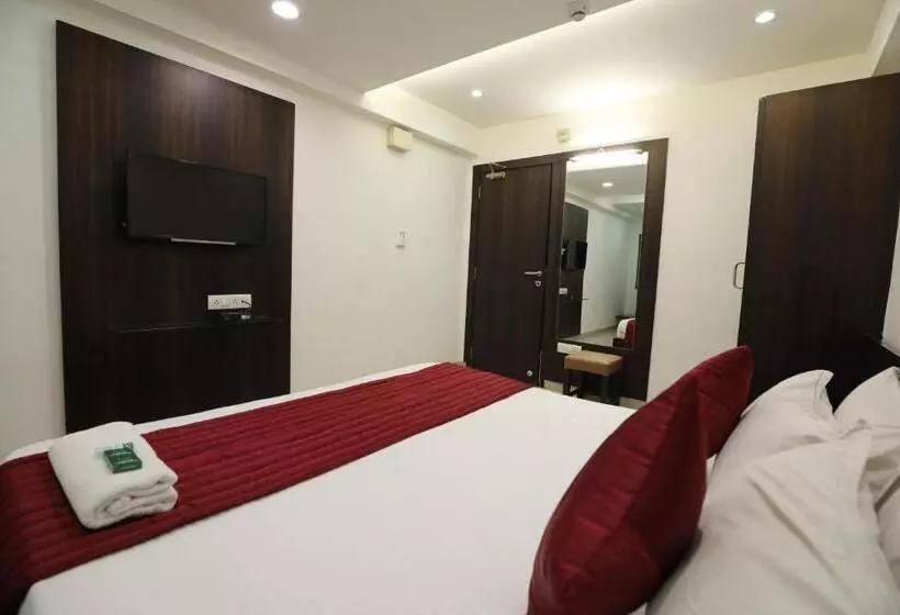 ホテル Shagun Rooms & Banquet, Surat
