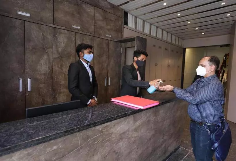 ホテル Shagun Rooms & Banquet, Surat