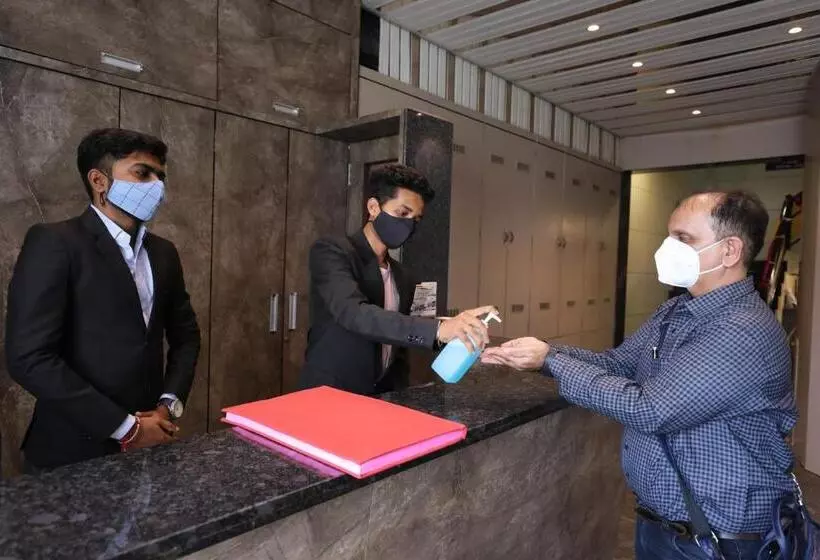 ホテル Shagun Rooms & Banquet, Surat