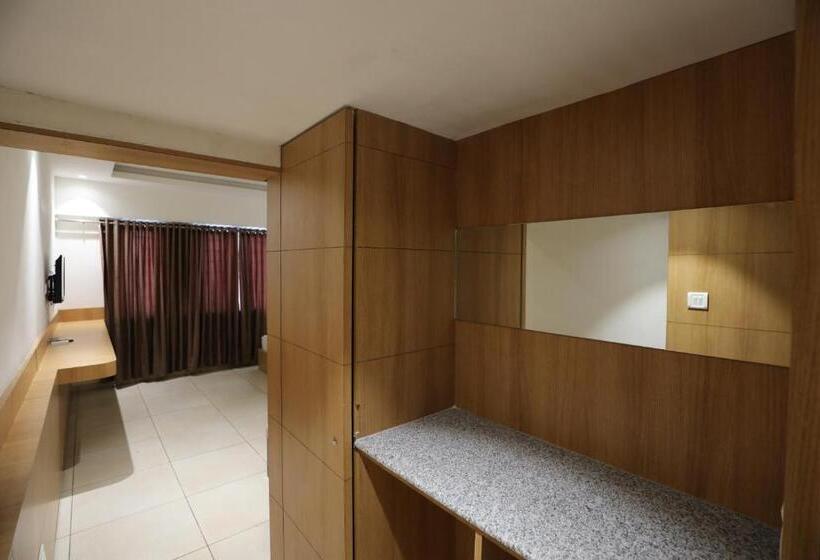 هتل Shagun Rooms & Banquet, Surat