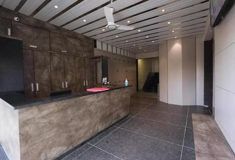 ホテル Shagun Rooms & Banquet, Surat