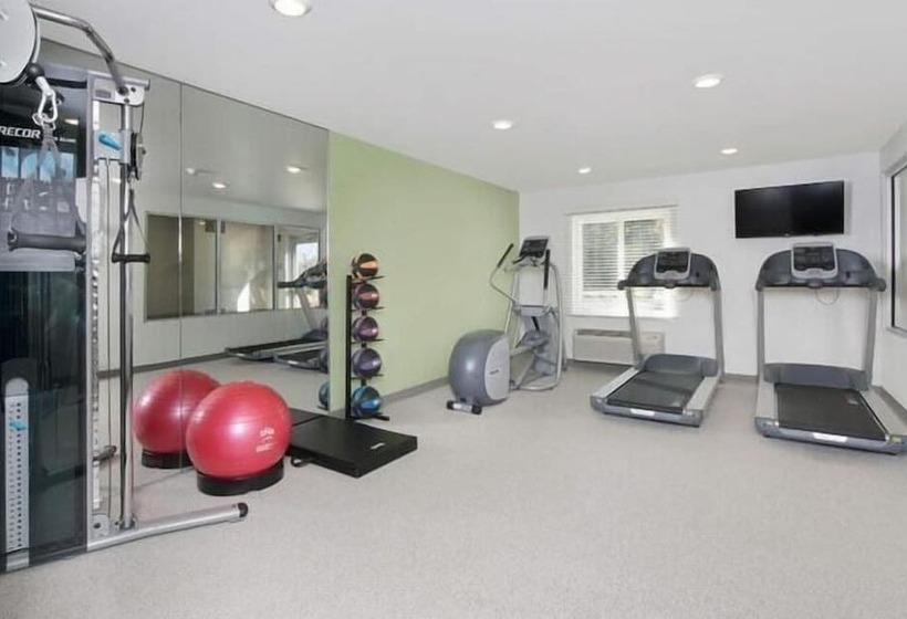 Отель Woodspring Suites Round Rockaustin North