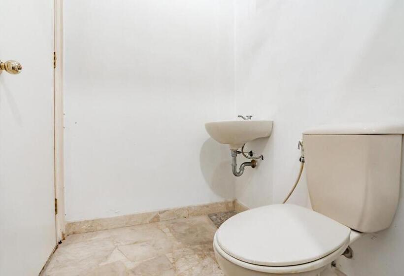 Hotel Koolkost Near Simpang Dago 2