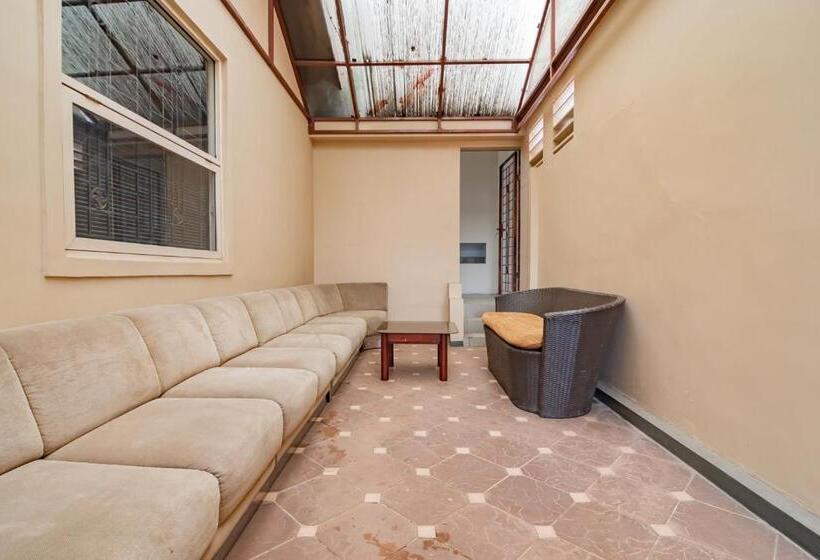 Hotel Koolkost Near Simpang Dago 2