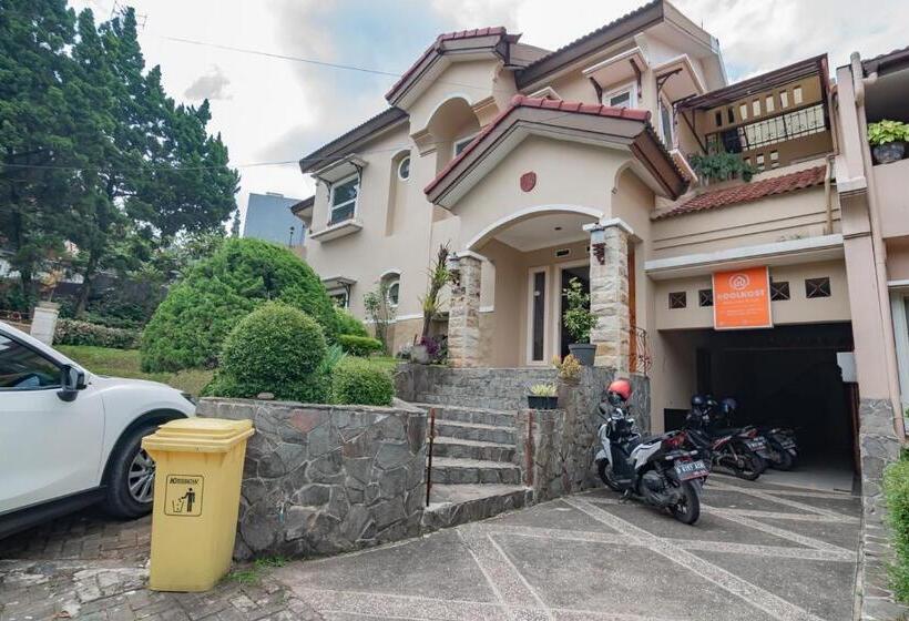 Hotel Koolkost Near Simpang Dago 2