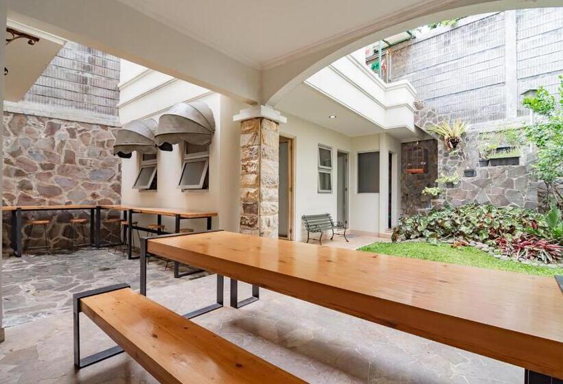 Hotel Koolkost Near Simpang Dago 2