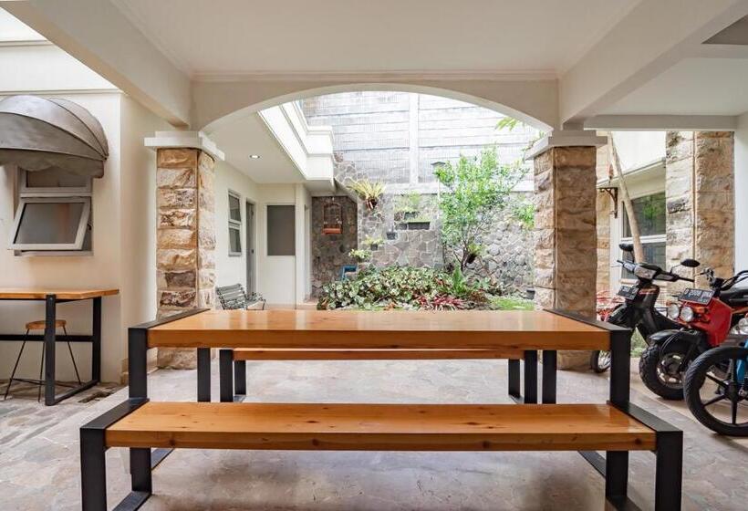 Hotel Koolkost Near Simpang Dago 2