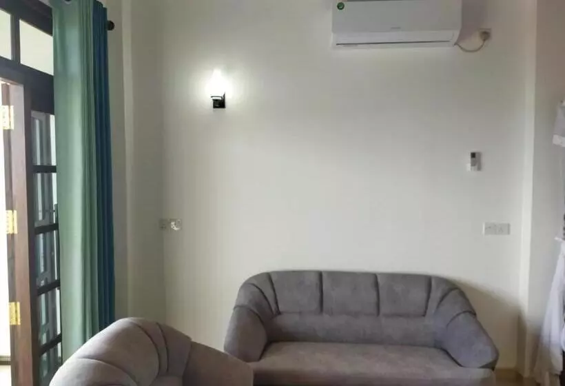 ペンション Shanika Beach Inn