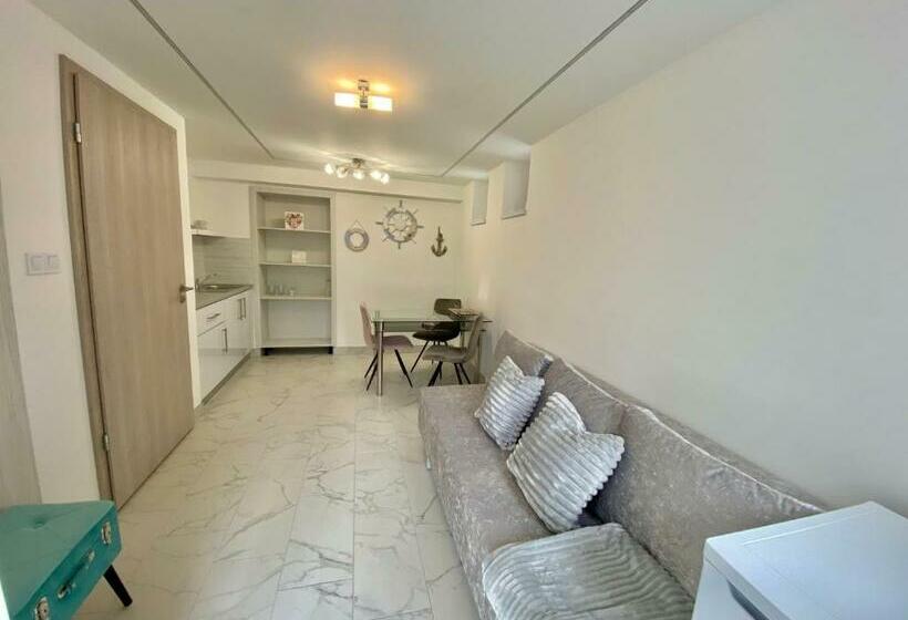 住宿加早餐  Q Panzió