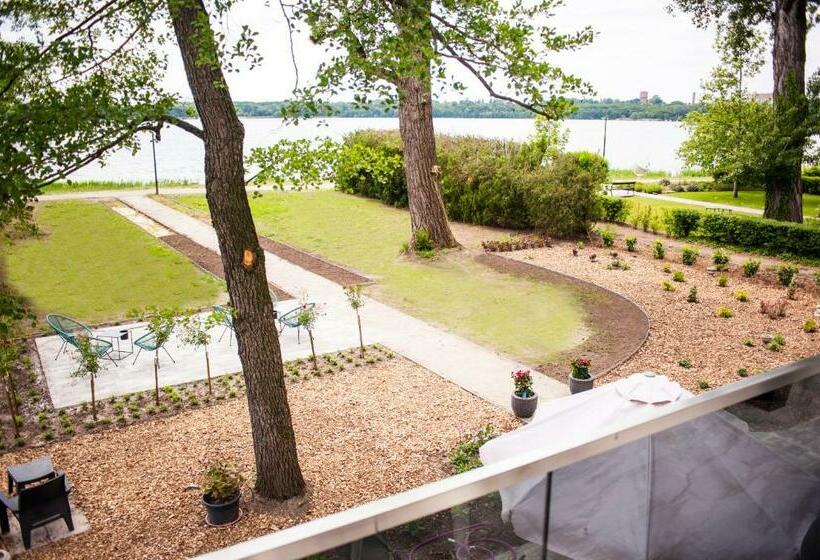 住宿加早餐  Q Panzió