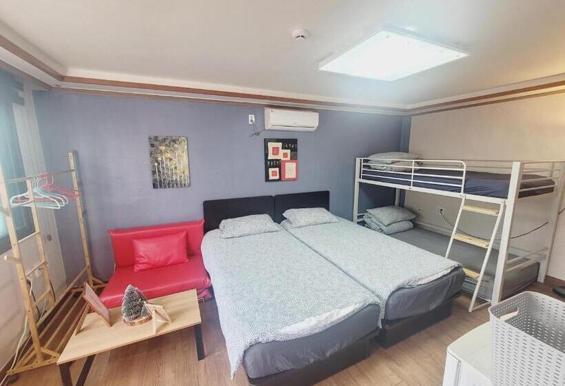 Olive Hostel Myeongdong