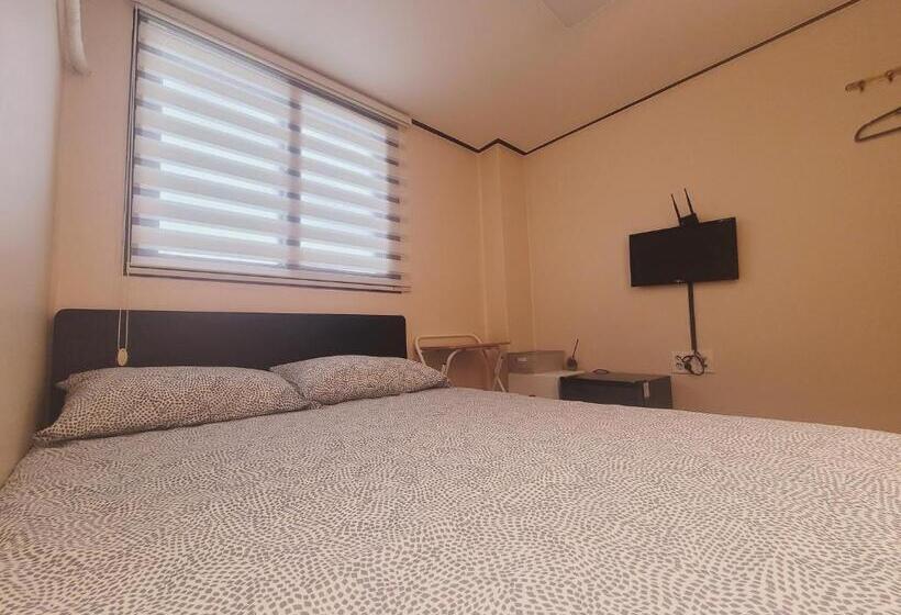 Olive Hostel Myeongdong