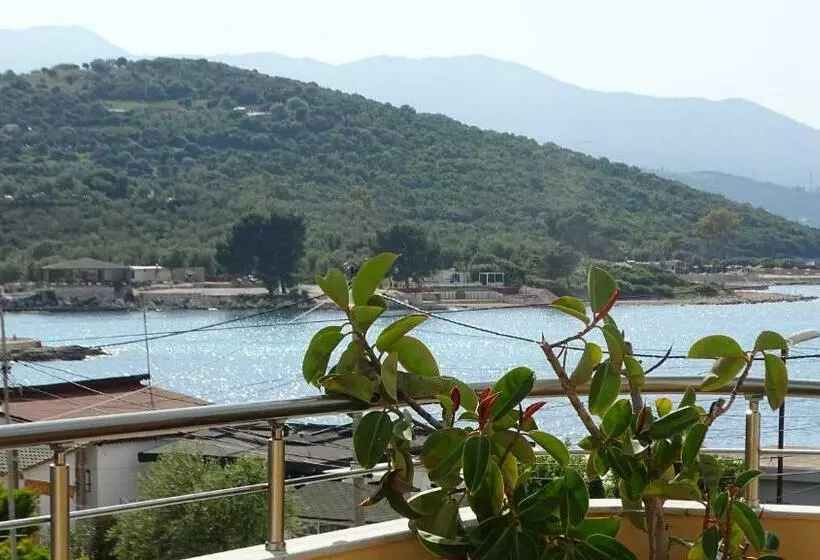 Seaside Vila Genti Pollo