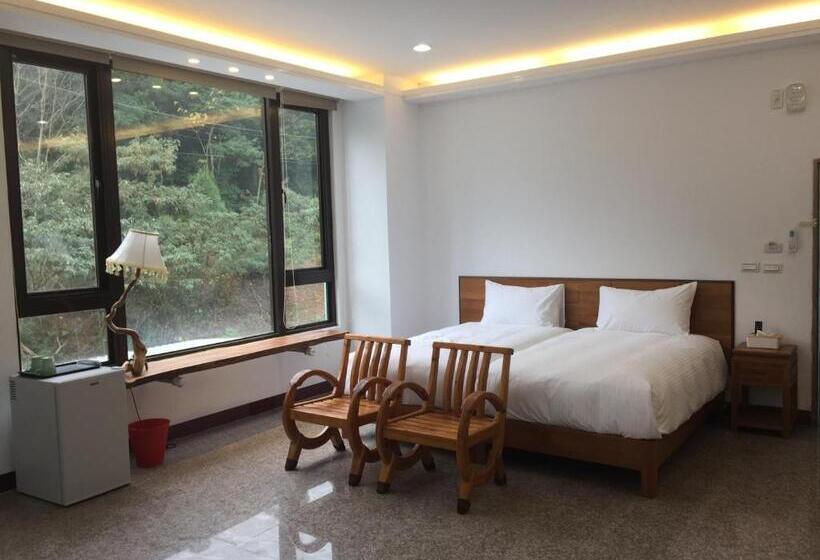 تختخواب و صبحانه 巨缿民宿巨象民宿