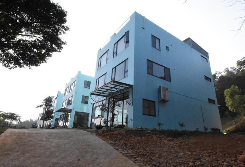 تختخواب و صبحانه 巨缿民宿巨象民宿