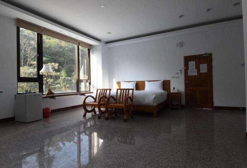 تختخواب و صبحانه 巨缿民宿巨象民宿