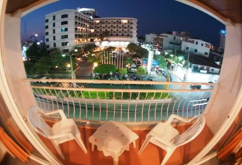 Jed Pee Nong Hotel โรงแรมเจ็ดพี่น้อง