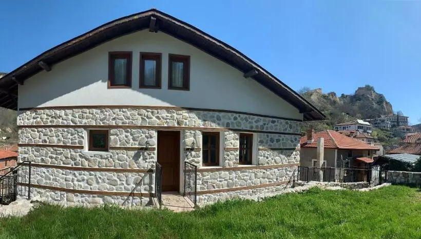 Majatalo сининкова къща