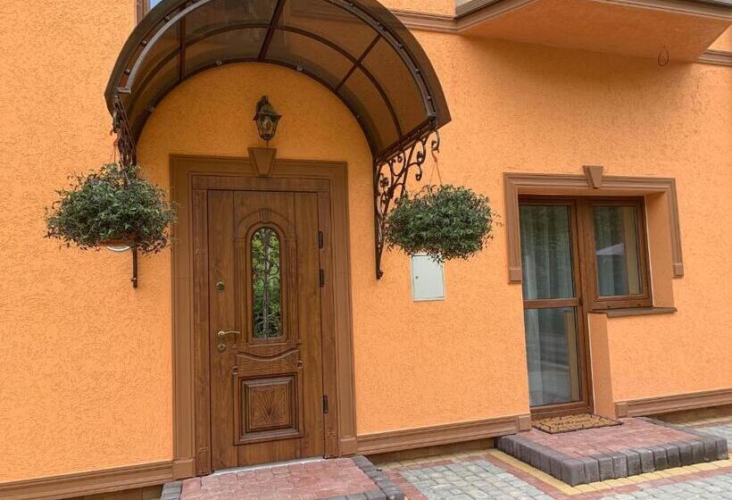 پانسیون сонячна соната