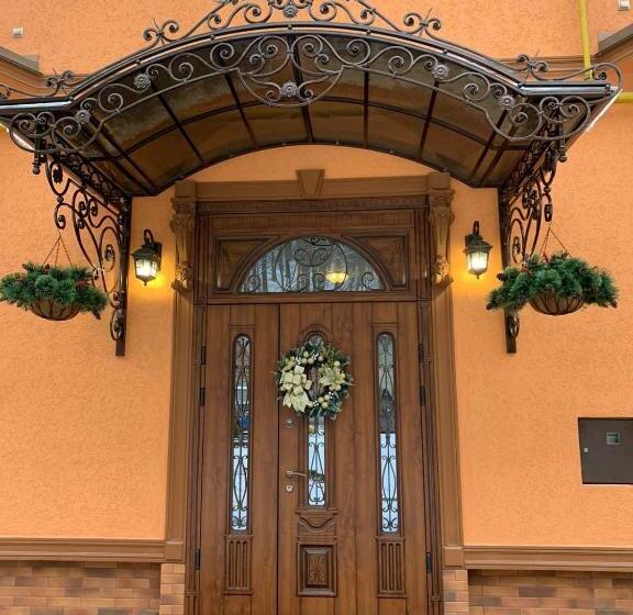 پانسیون сонячна соната