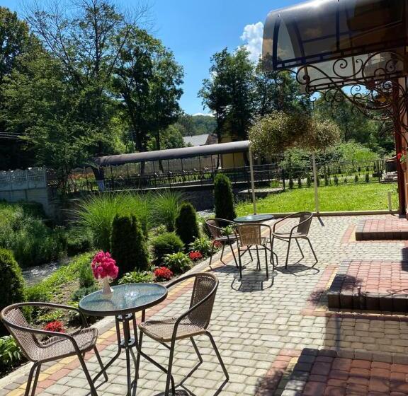 پانسیون сонячна соната