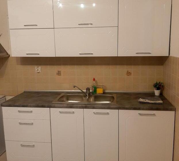 پانسیون Guesthouse Camp Zemo