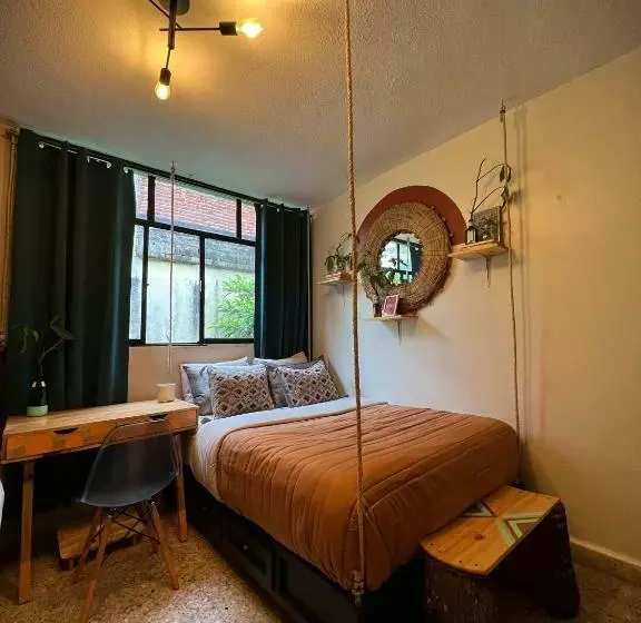 13 Cielos Hostel & Coworking