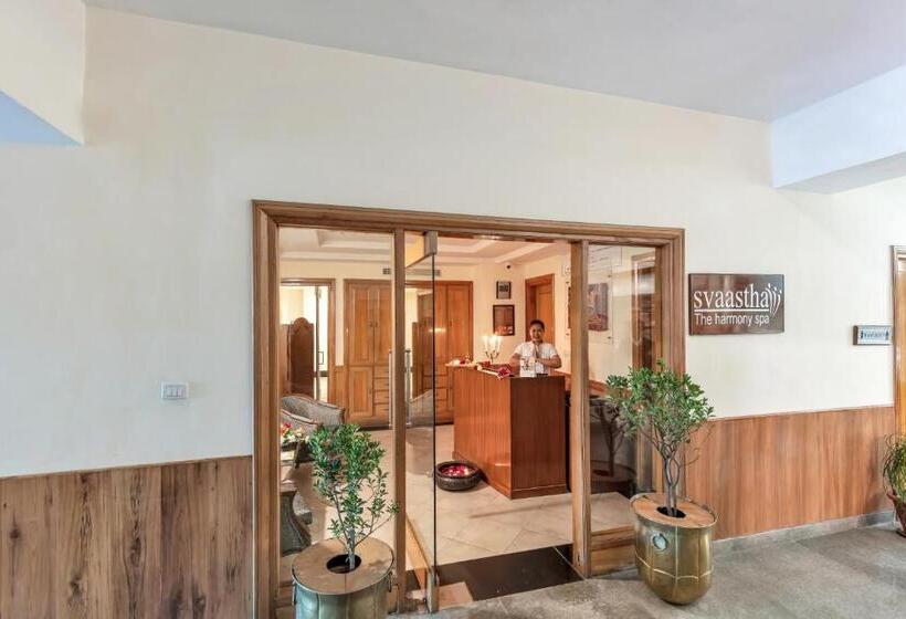 בית מלון כפרי Club Mahindra White Meadows Manali