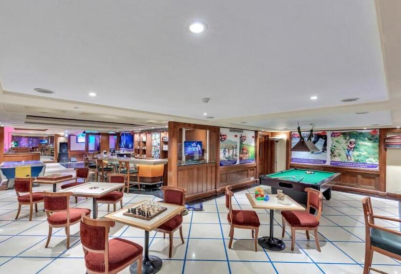 בית מלון כפרי Club Mahindra White Meadows Manali