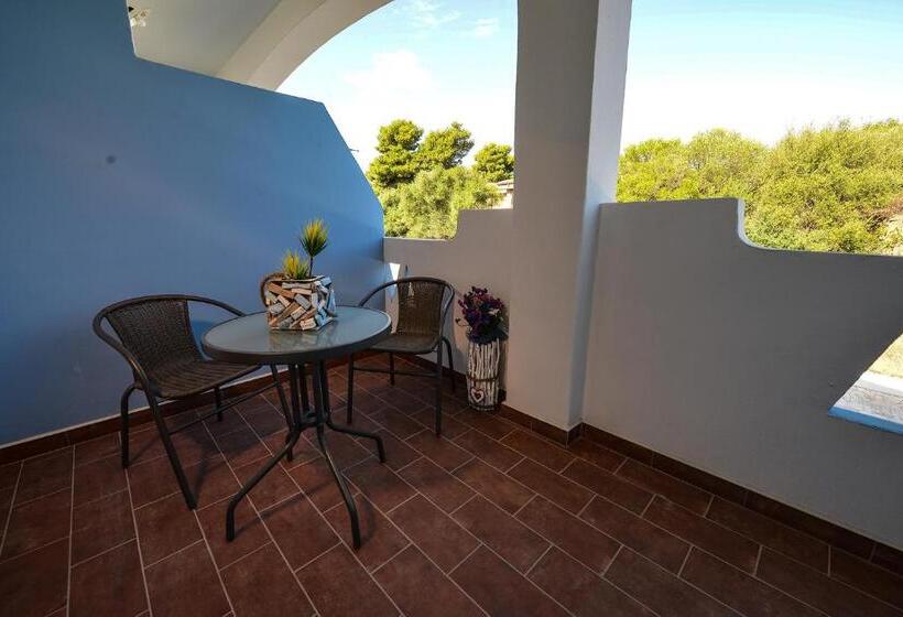 בית מלון כפרי Made