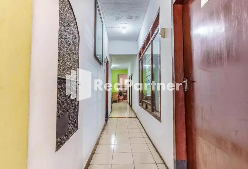 ホテル Nafisa Homestay Syariah Near Jatim Park 3 Batu Mitra Reddoorz