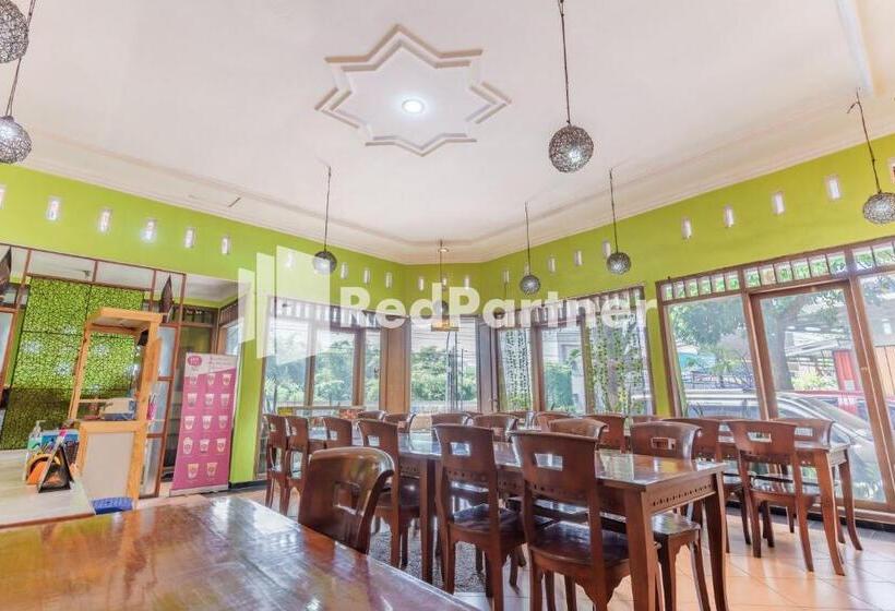 酒店 Nafisa Homestay Syariah Near Jatim Park 3 Batu Mitra Reddoorz