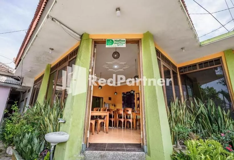 ホテル Nafisa Homestay Syariah Near Jatim Park 3 Batu Mitra Reddoorz