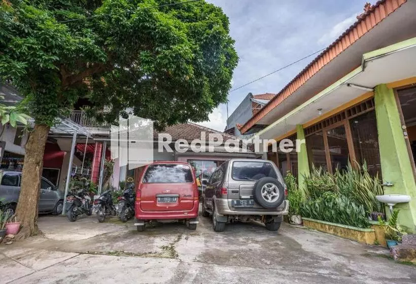 ホテル Nafisa Homestay Syariah Near Jatim Park 3 Batu Mitra Reddoorz