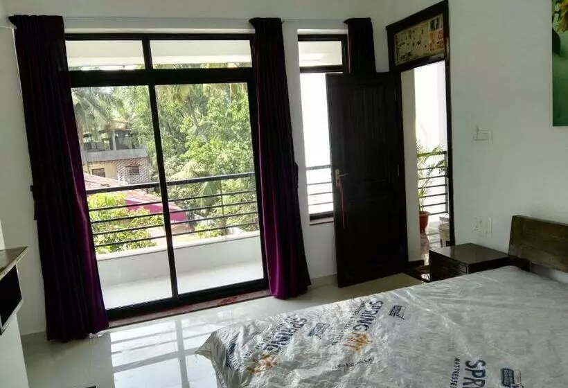 ペンション Wave Morjim