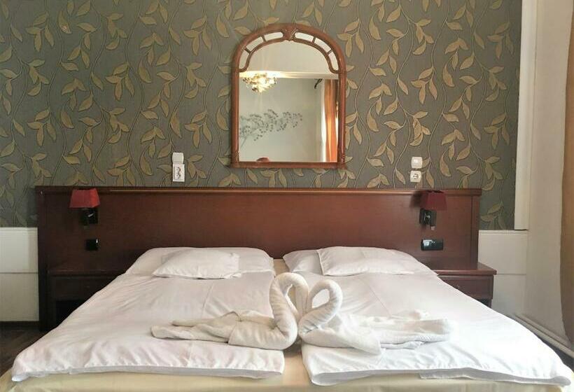 住宿加早餐 Európa Panzió