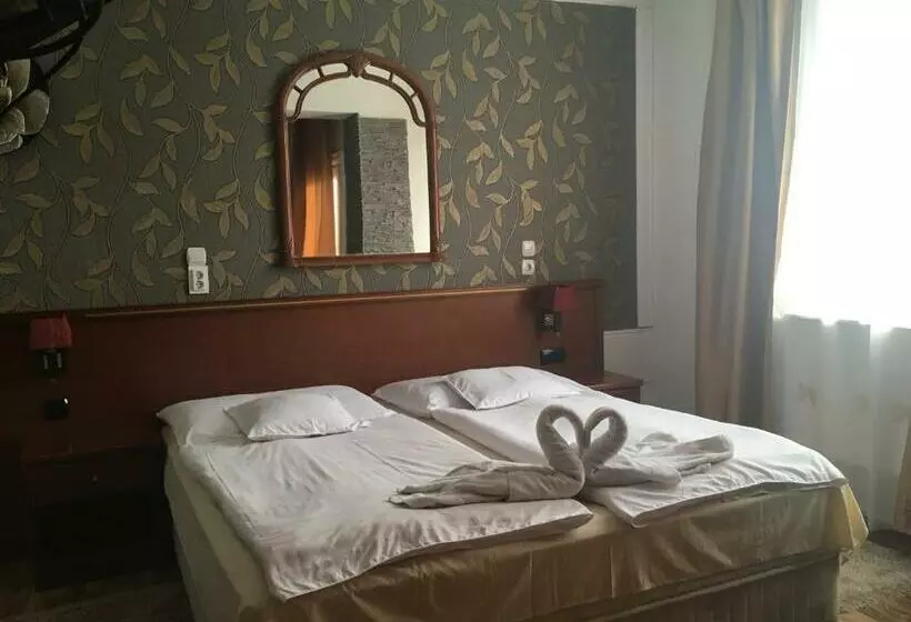 Aamiaismajoitus (B&B) Európa Panzió