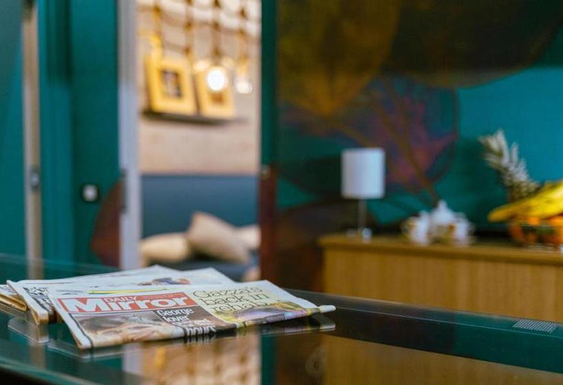 تختخواب و صبحانه Napoliviva