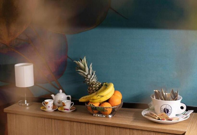 تختخواب و صبحانه Napoliviva