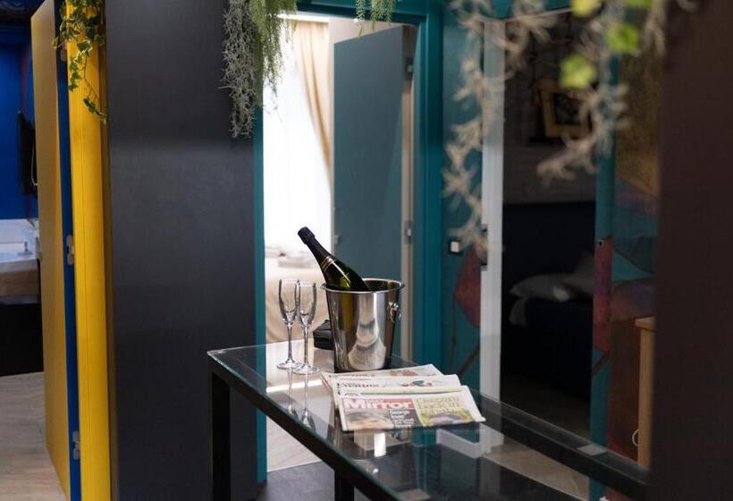 تختخواب و صبحانه Napoliviva